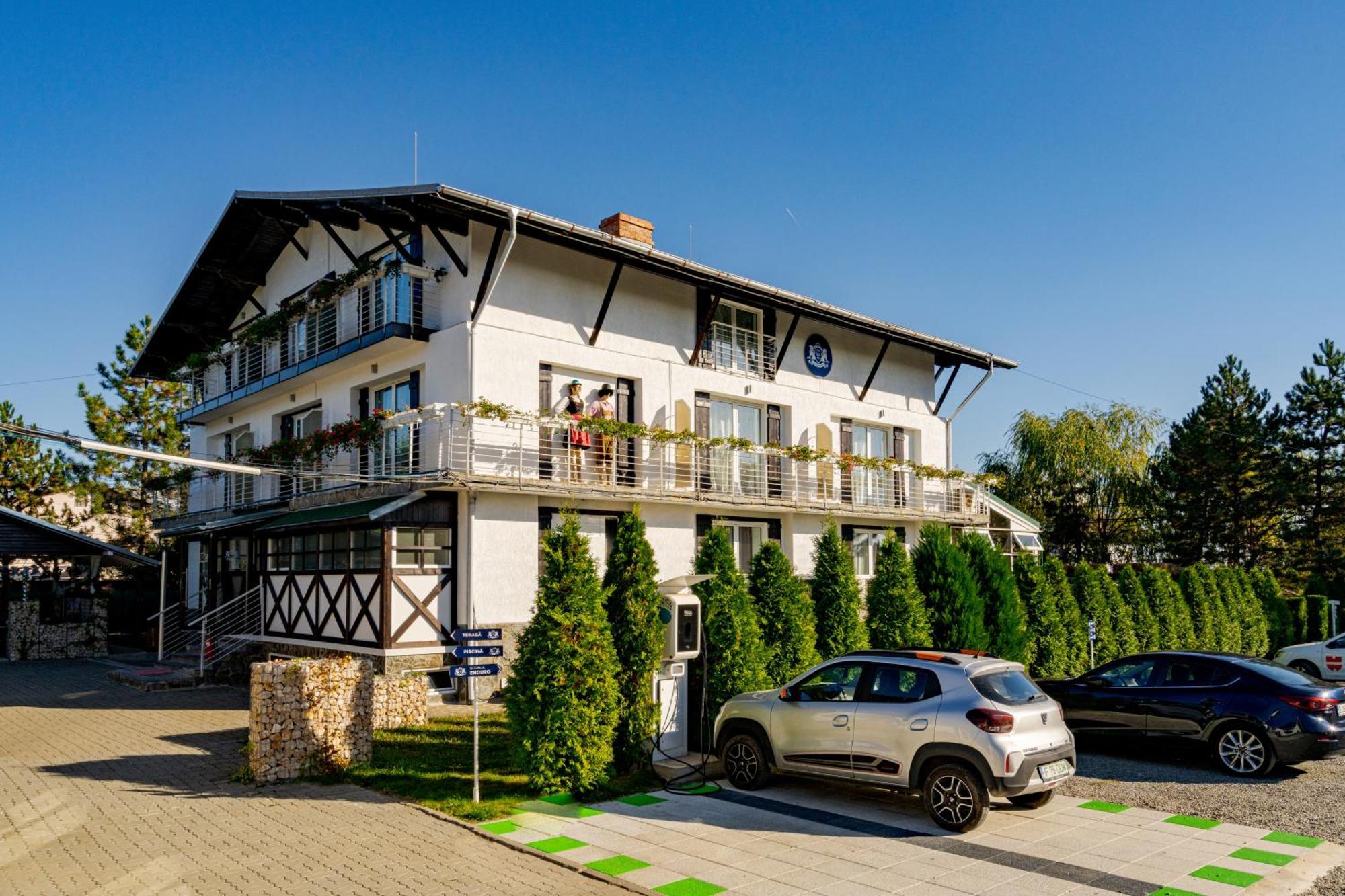 Casa Augsburg Hotel Banesti Bagian luar foto