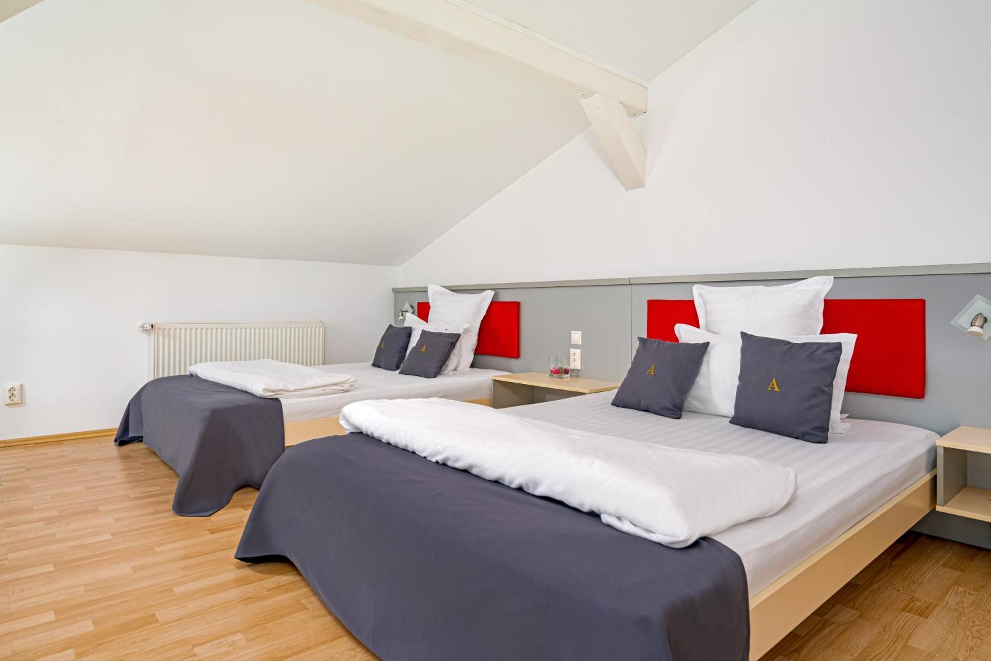 Casa Augsburg Hotel Banesti Bagian luar foto