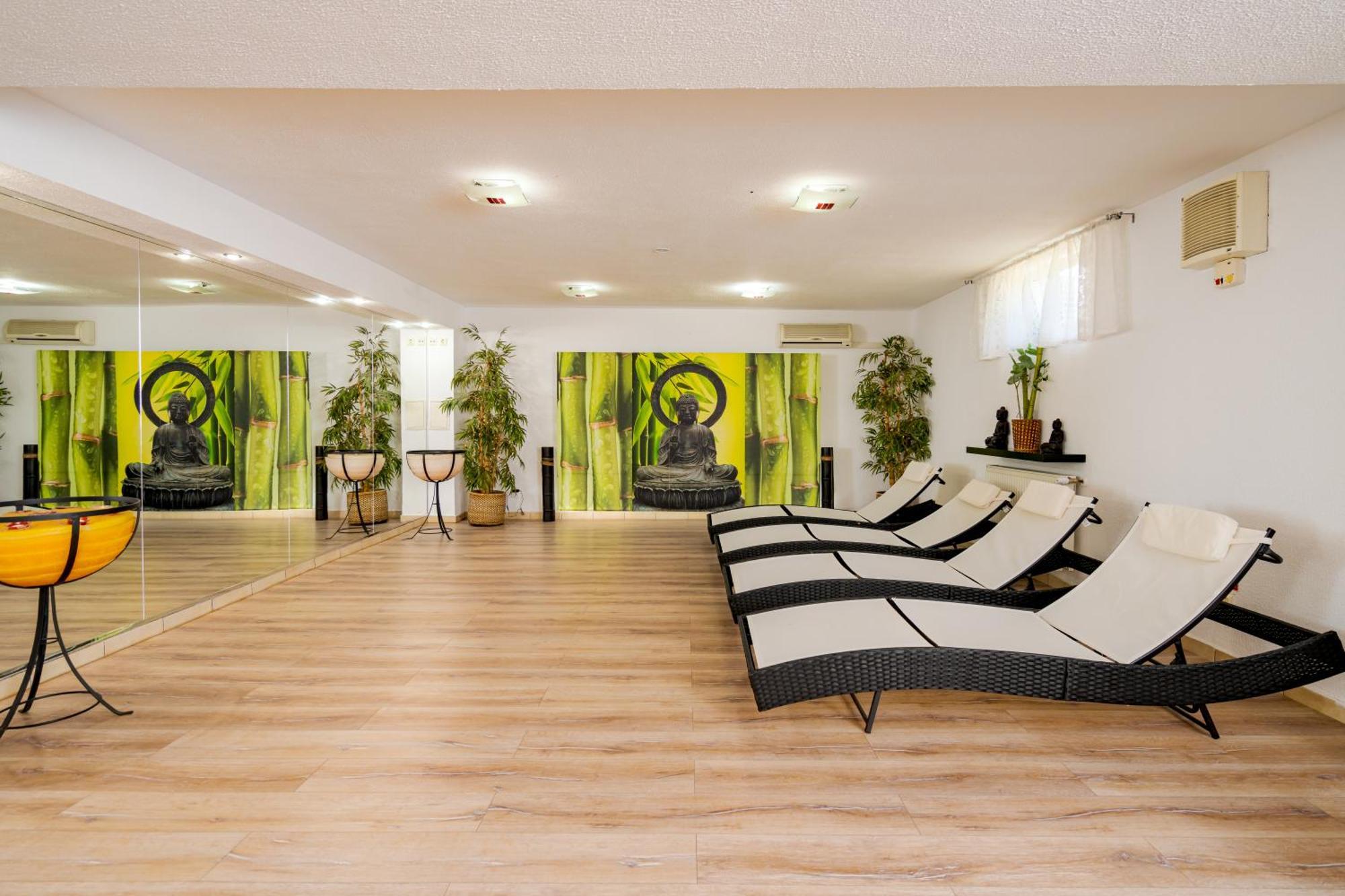 Casa Augsburg Hotel Banesti Bagian luar foto